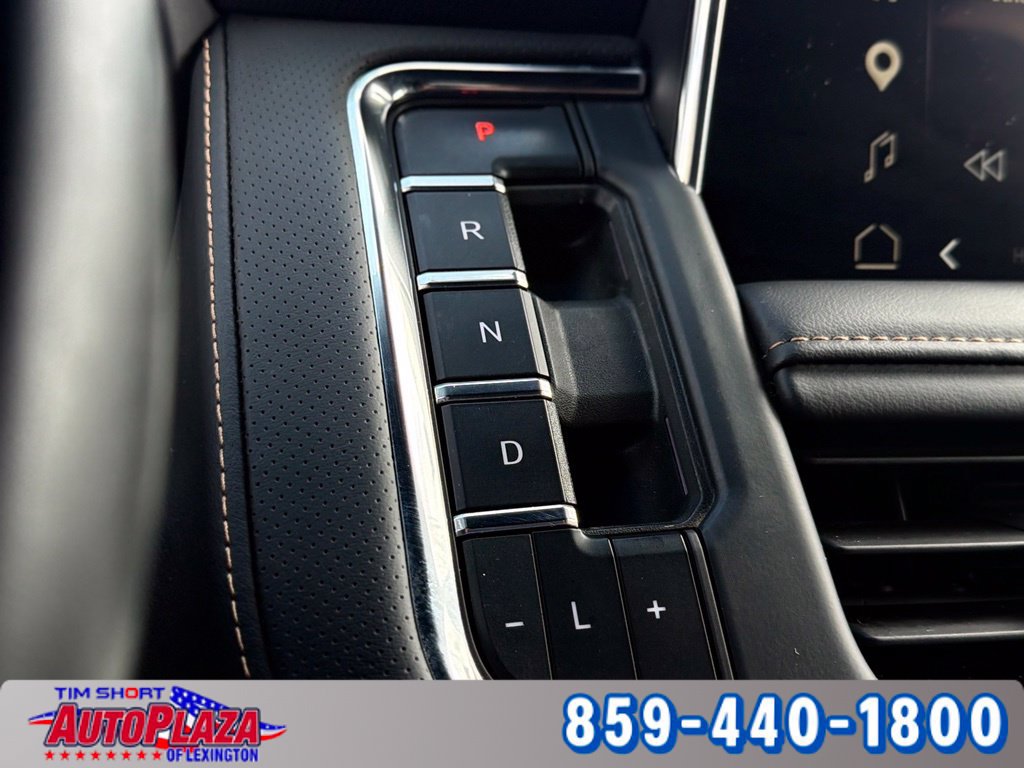 Used 2024 GMC Yukon XL AT4 w/ AT4 Premium Plus Package AWD/4WD image 25