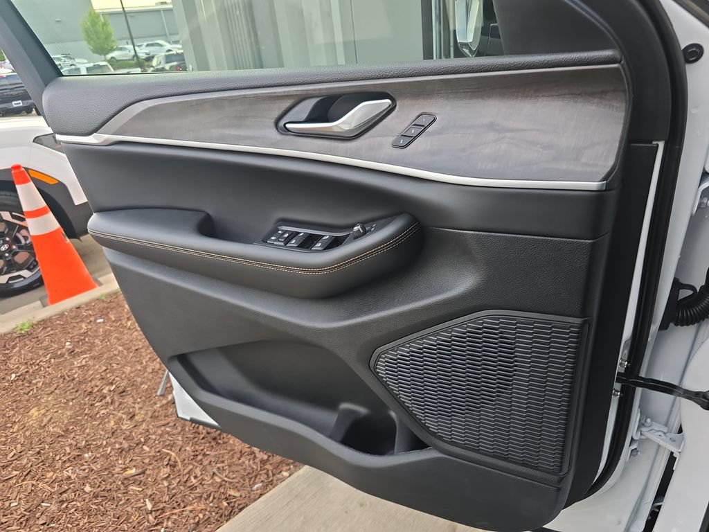 New 2026 Jeep Grand Cherokee Limited AWD/4WD image 25