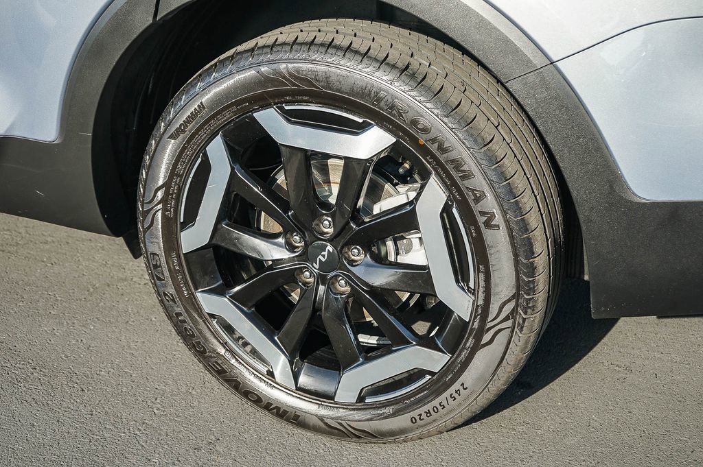 Used 2023 Kia Telluride EX w/ EX Captain's Chair Package FWD image 12