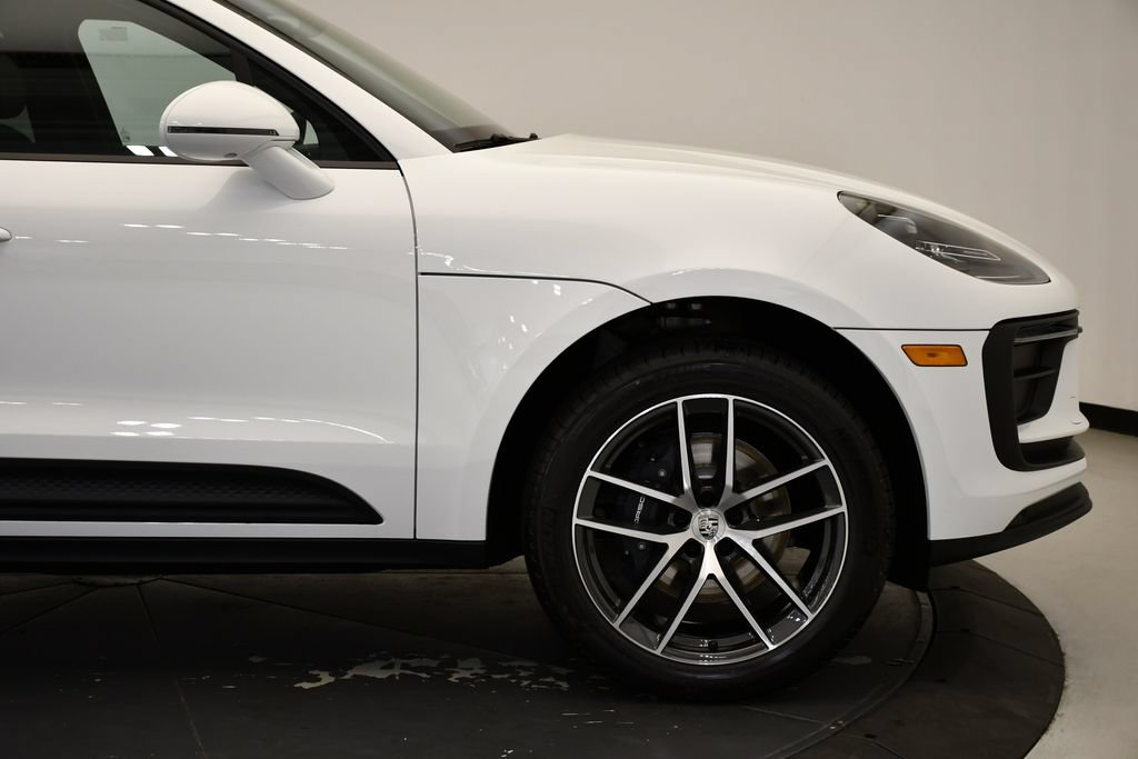 Certified 2026 Porsche Macan AWD/4WD image 15