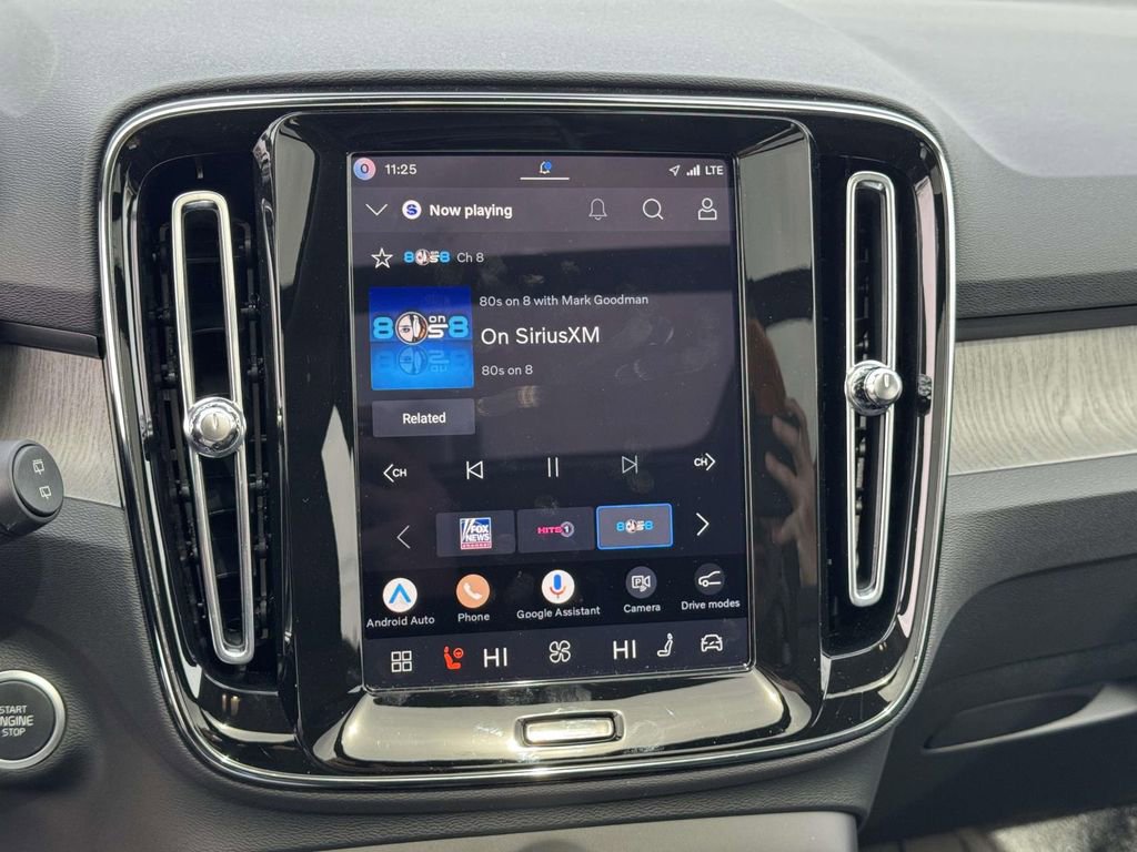 Certified 2026 Volvo XC40 B5 Plus w/ Protection Package Premier image 25