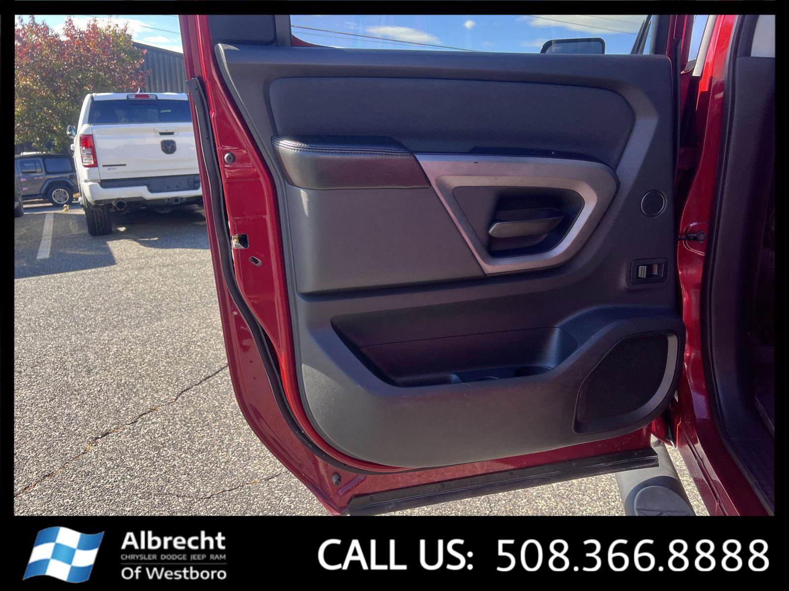 Used 2015 Nissan Titan SV w/ SV Value Truck Package image 14