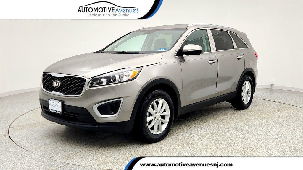 Used 2017 Kia Sorento FWD w/ LX Convenience Package image 1