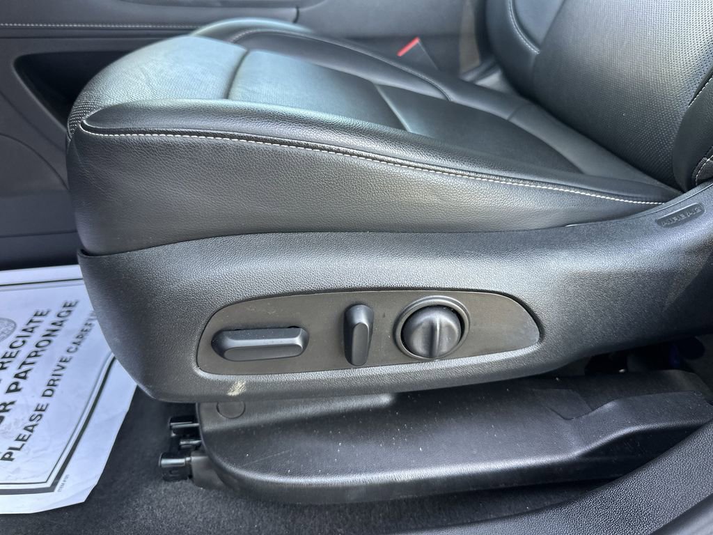 Used 2023 GMC Acadia SLT FWD image 12