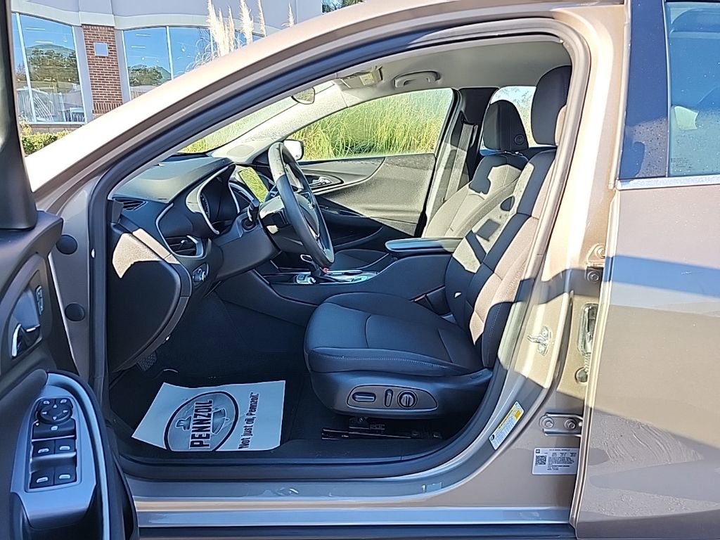 Used 2024 Chevrolet Malibu LT image 19