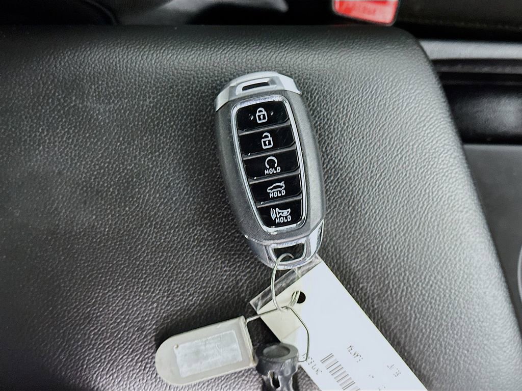 Used 2023 Hyundai Elantra SEL FWD image 34