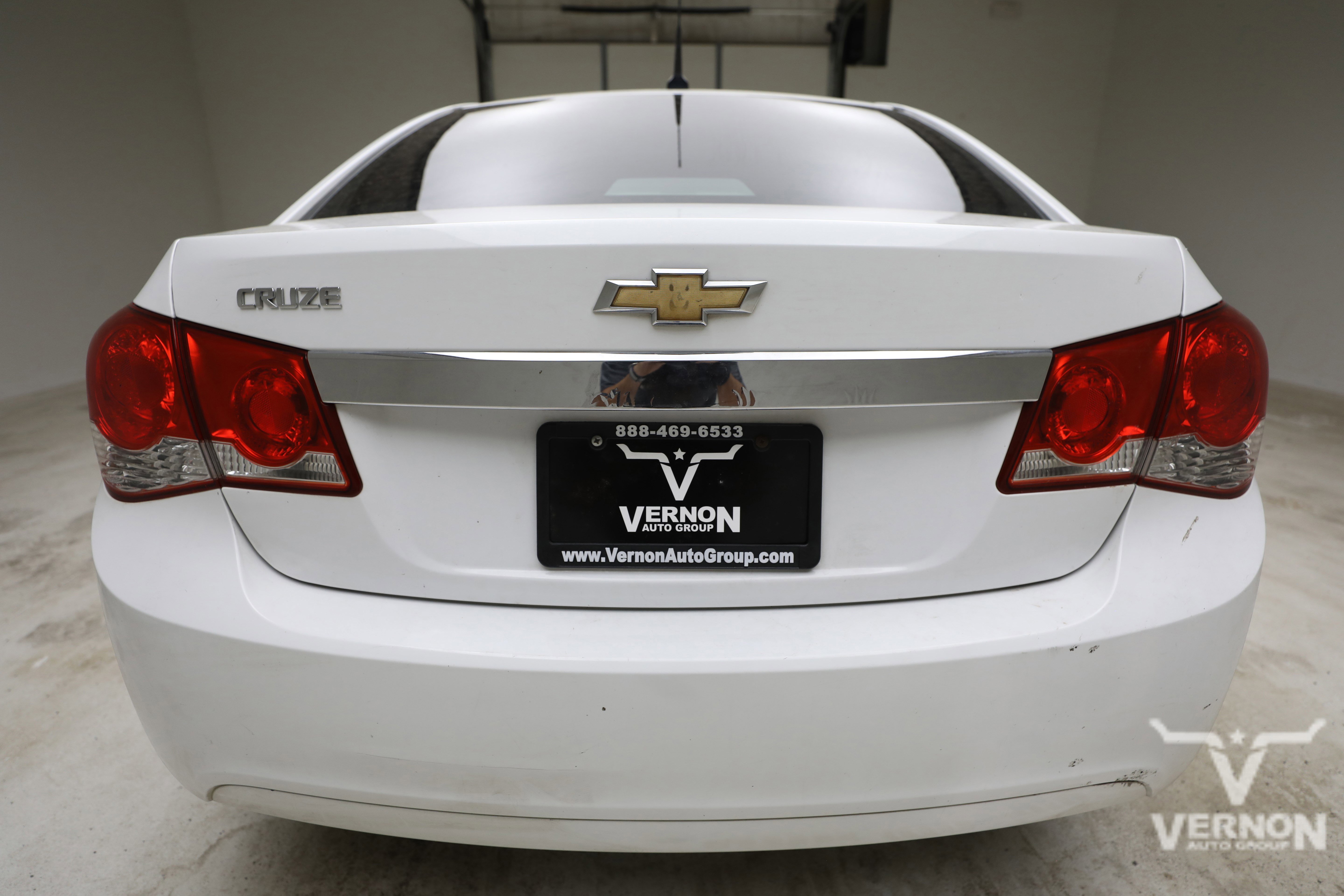 Used 2014 Chevrolet Cruze LS FWD image 3
