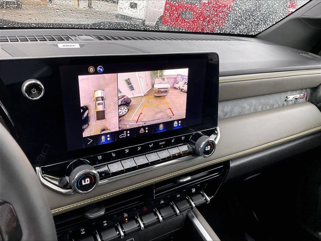 Used 2025 Chevrolet Colorado ZR2 w/ Technology Package AWD/4WD image 19