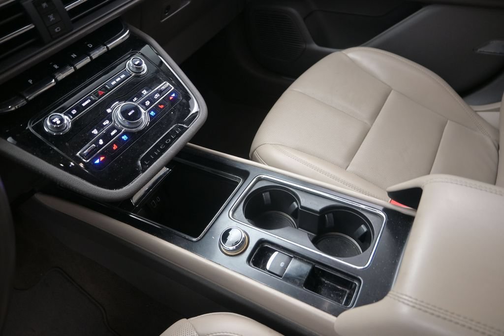 Used 2021 Lincoln Corsair AWD w/ Equipment Group 101A image 14