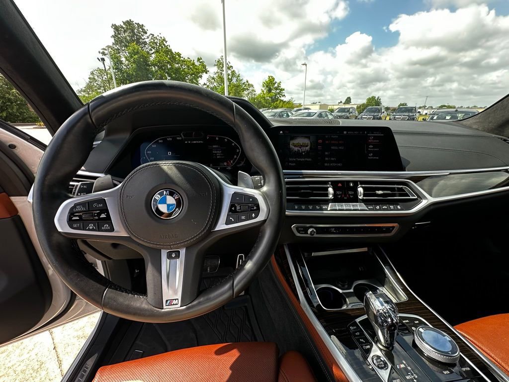 Used 2020 BMW X7 M50i image 14