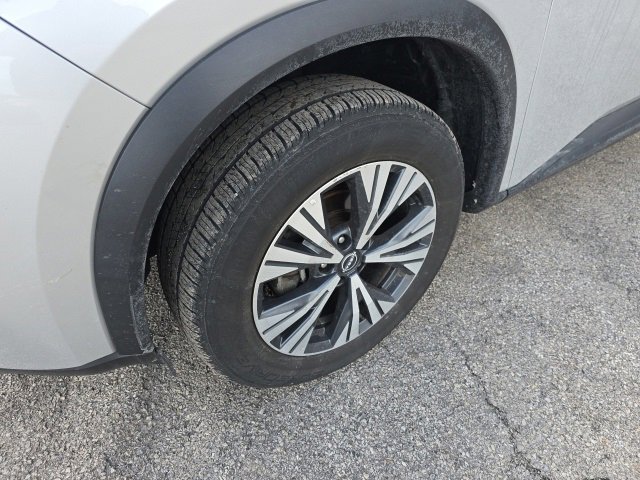 Used 2023 Nissan Rogue SV image 10