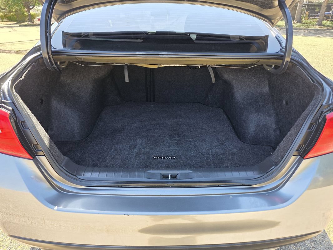 Used 2017 Nissan Altima 2.5 SL w/ Moonroof Package FWD image 16
