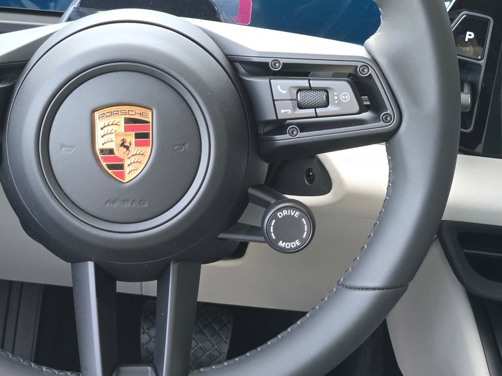 New 2026 Porsche Macan 4 Electric AWD/4WD image 17