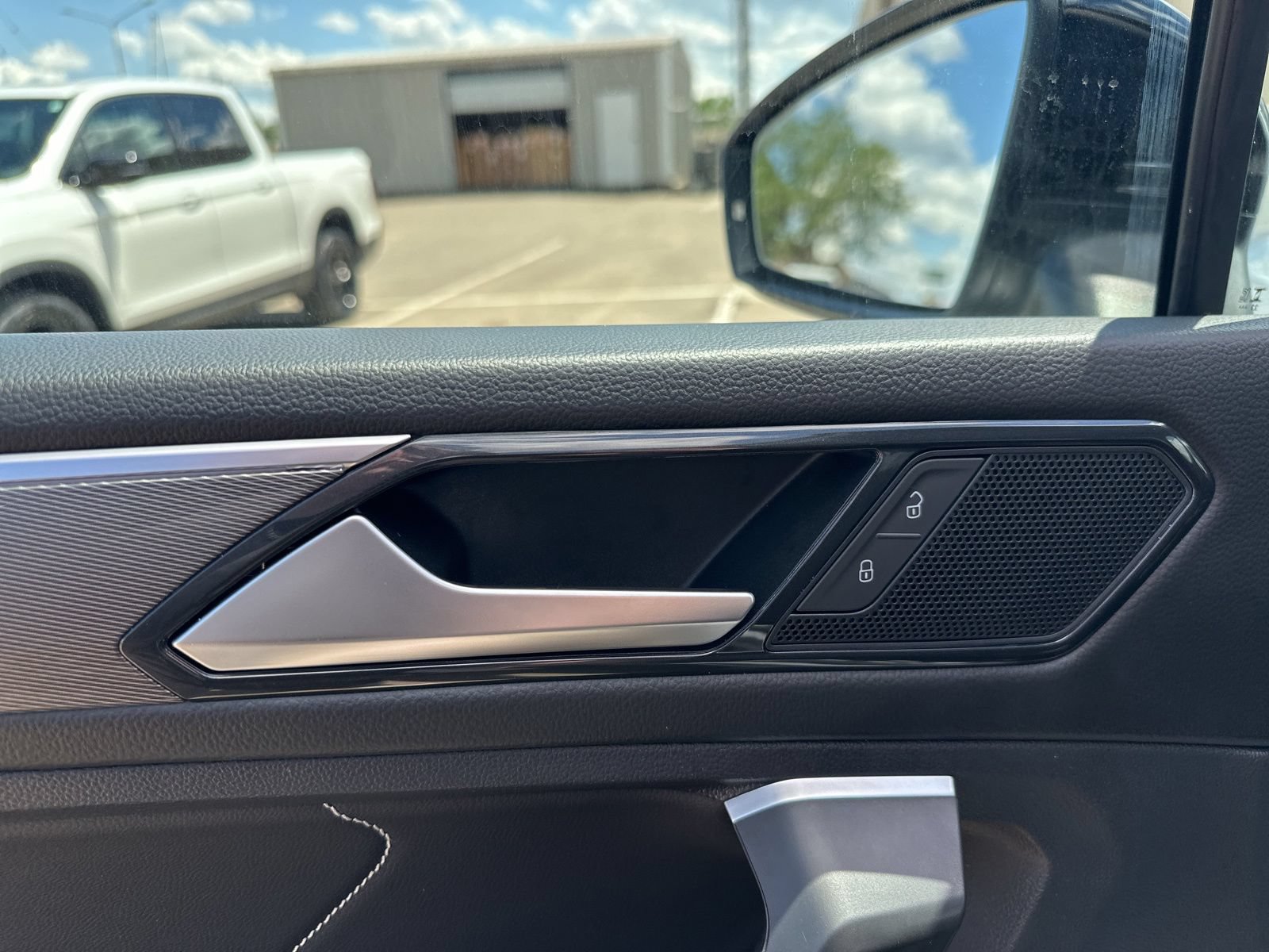 Certified 2024 Volkswagen Tiguan SE R-Line AWD/4WD image 19