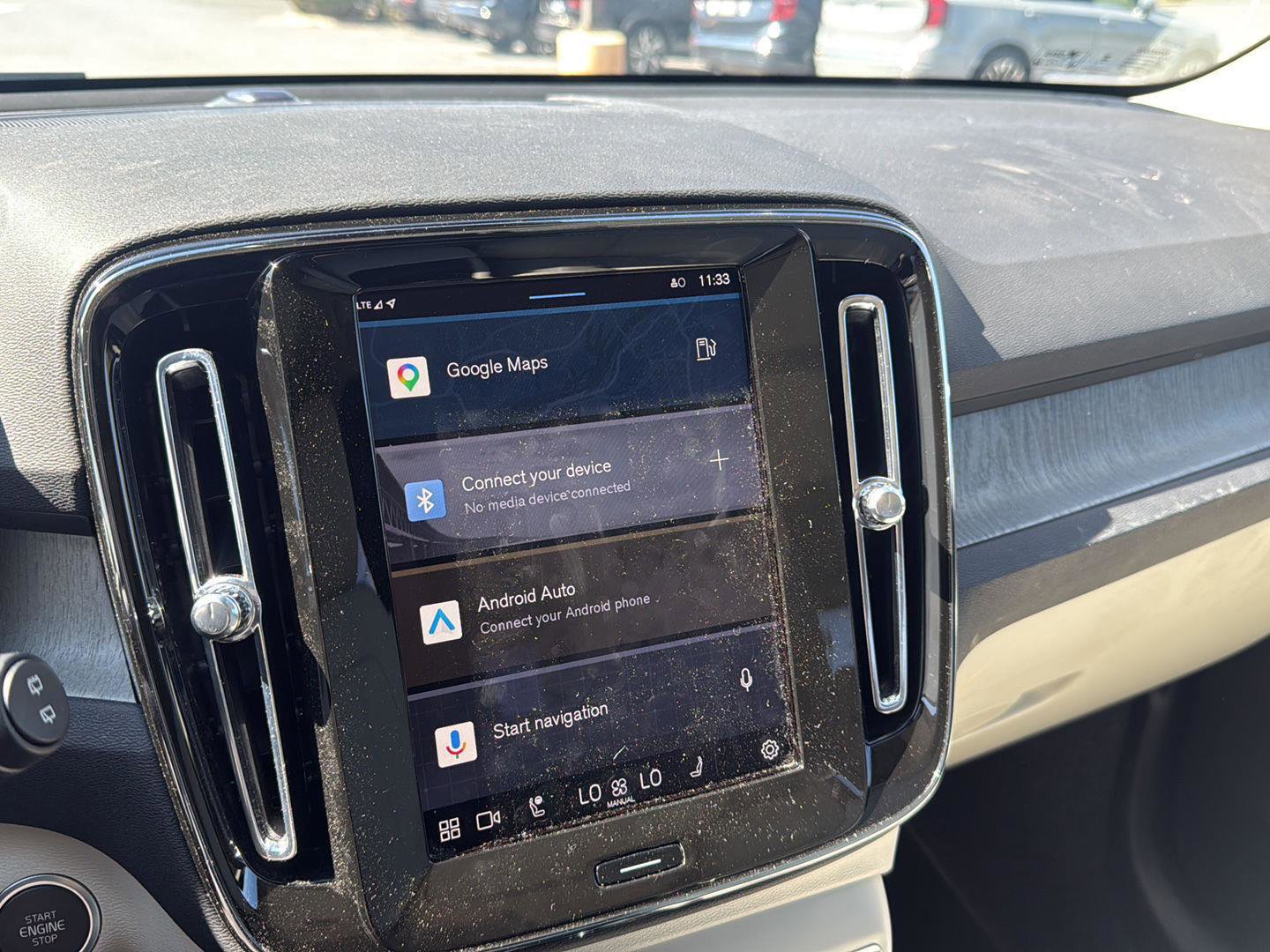 Used 2025 Volvo XC40 B5 Plus w/ Climate Package image 12