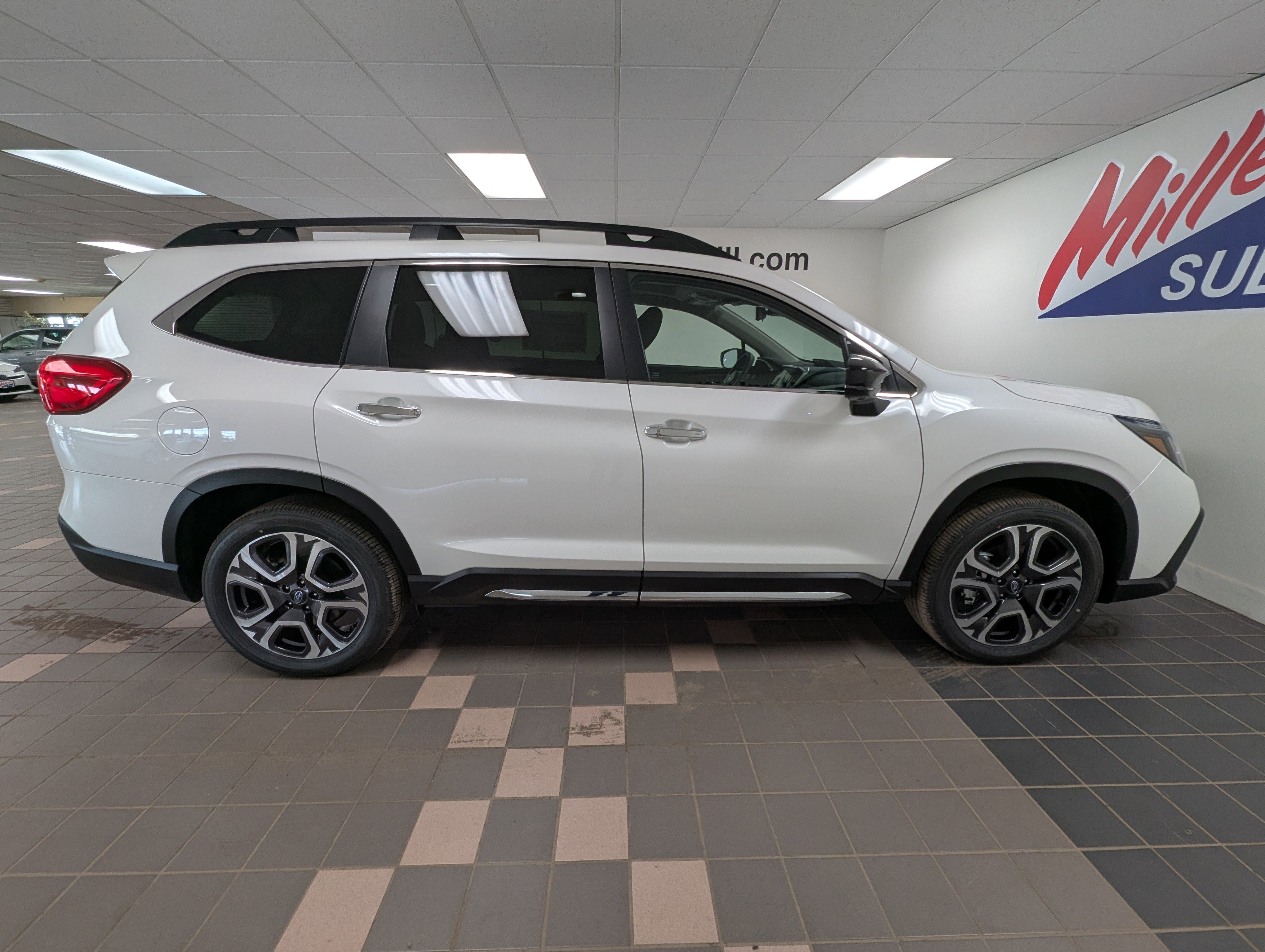 New 2025 Subaru Ascent Touring w/ Popular Package #2 image 13