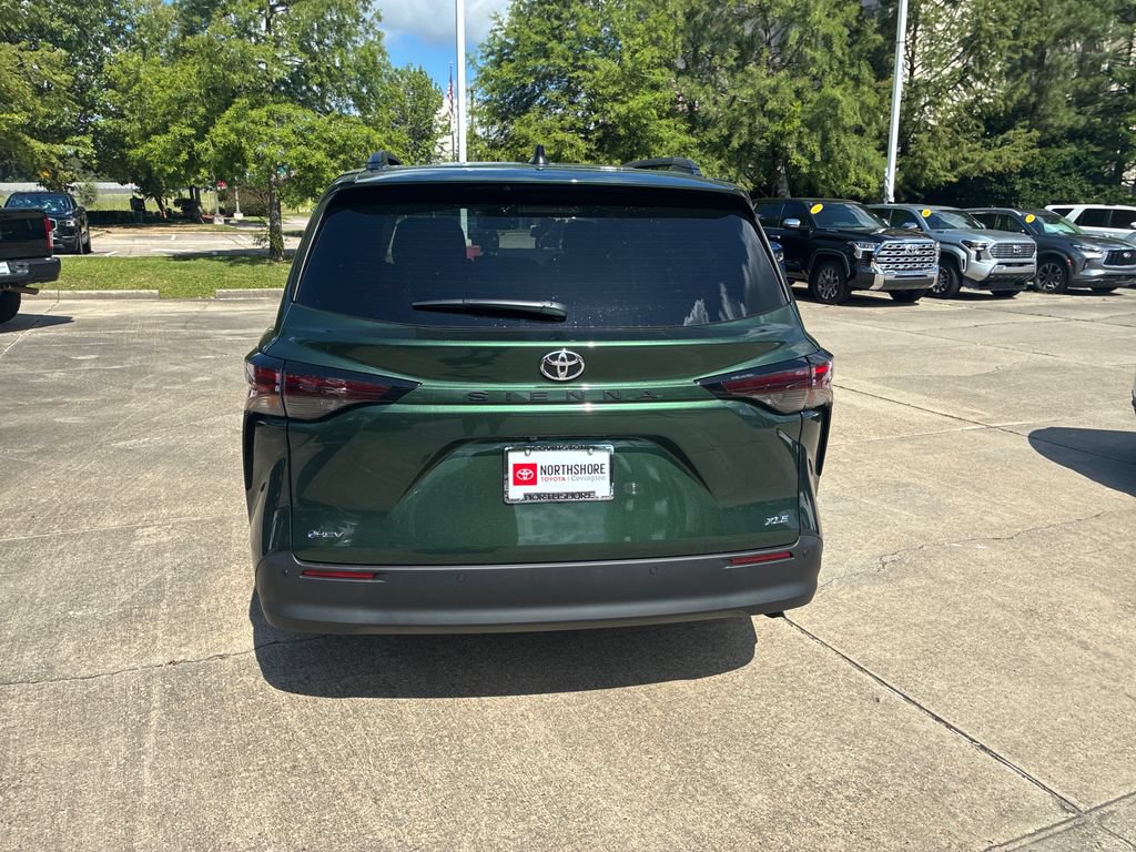 New 2026 Toyota Sienna XLE FWD image 5