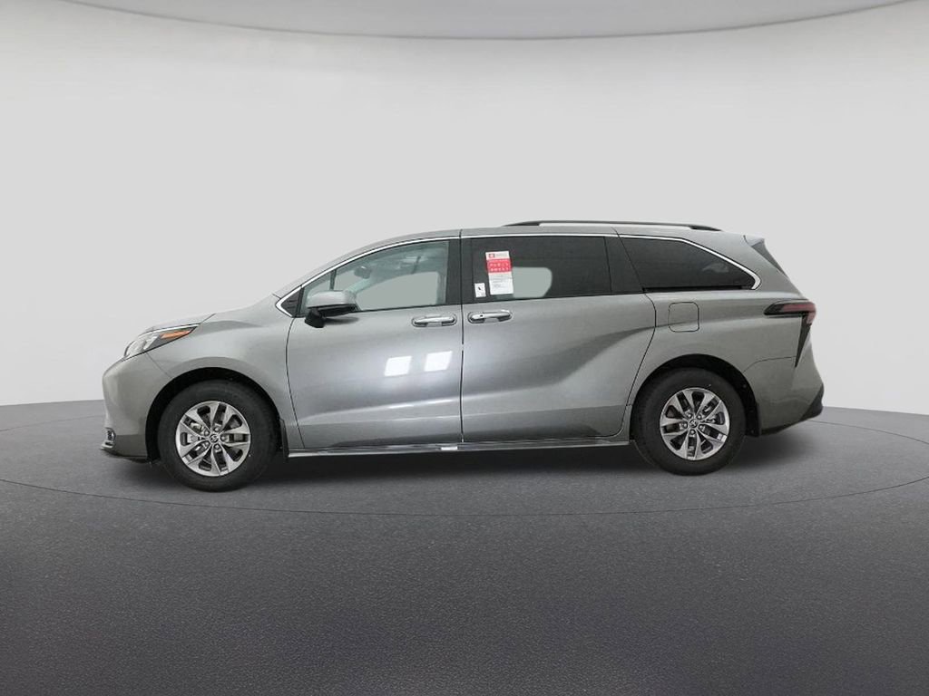 New 2026 Toyota Sienna XLE image 19