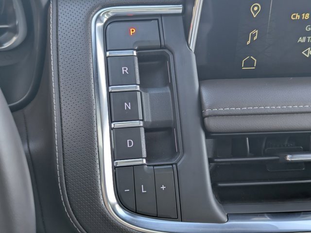 Used 2023 GMC Yukon SLT w/ SLT Luxury Package image 28