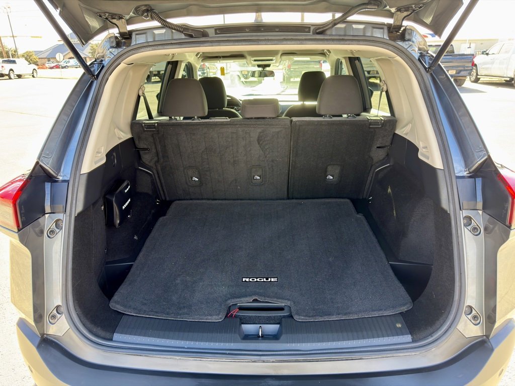 Used 2021 Nissan Rogue S image 5