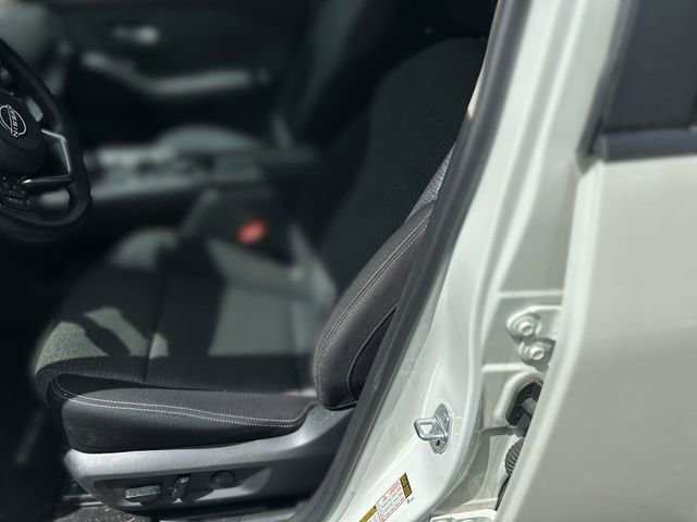 Used 2023 Nissan Rogue SV AWD/4WD image 13