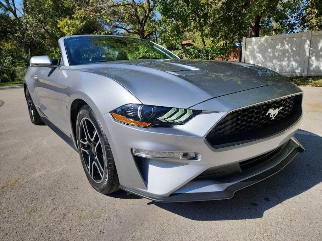 Used 2020 Ford Mustang Premium image 2