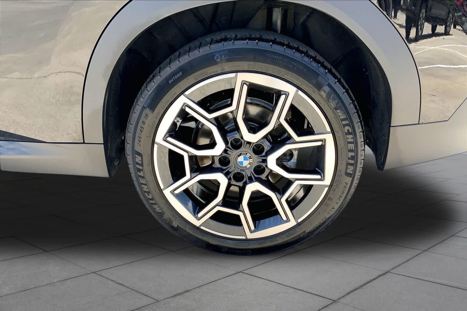 Used 2026 BMW X2 xDrive28i AWD/4WD image 11