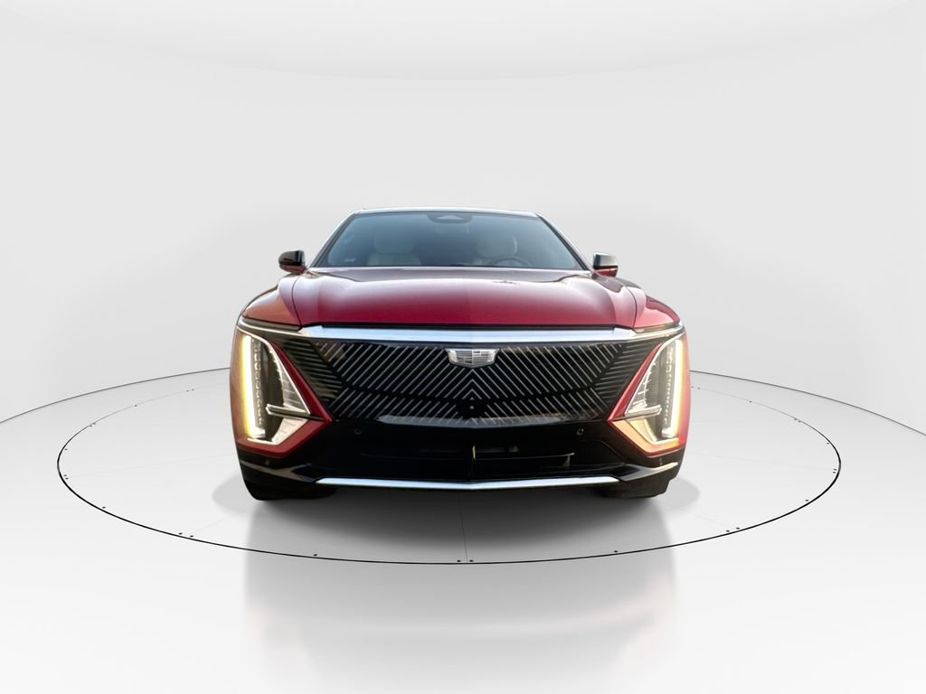 Used 2024 Cadillac Lyriq Luxury image 3