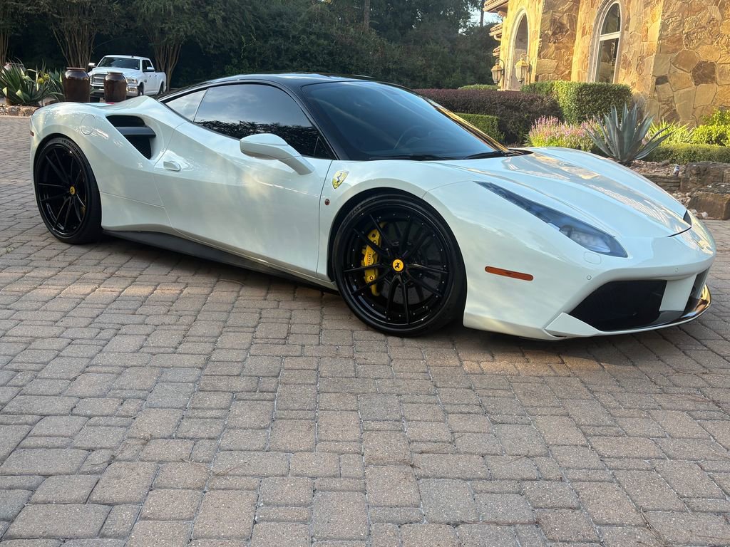 Used 2019 Ferrari 488 GTB RWD image 3