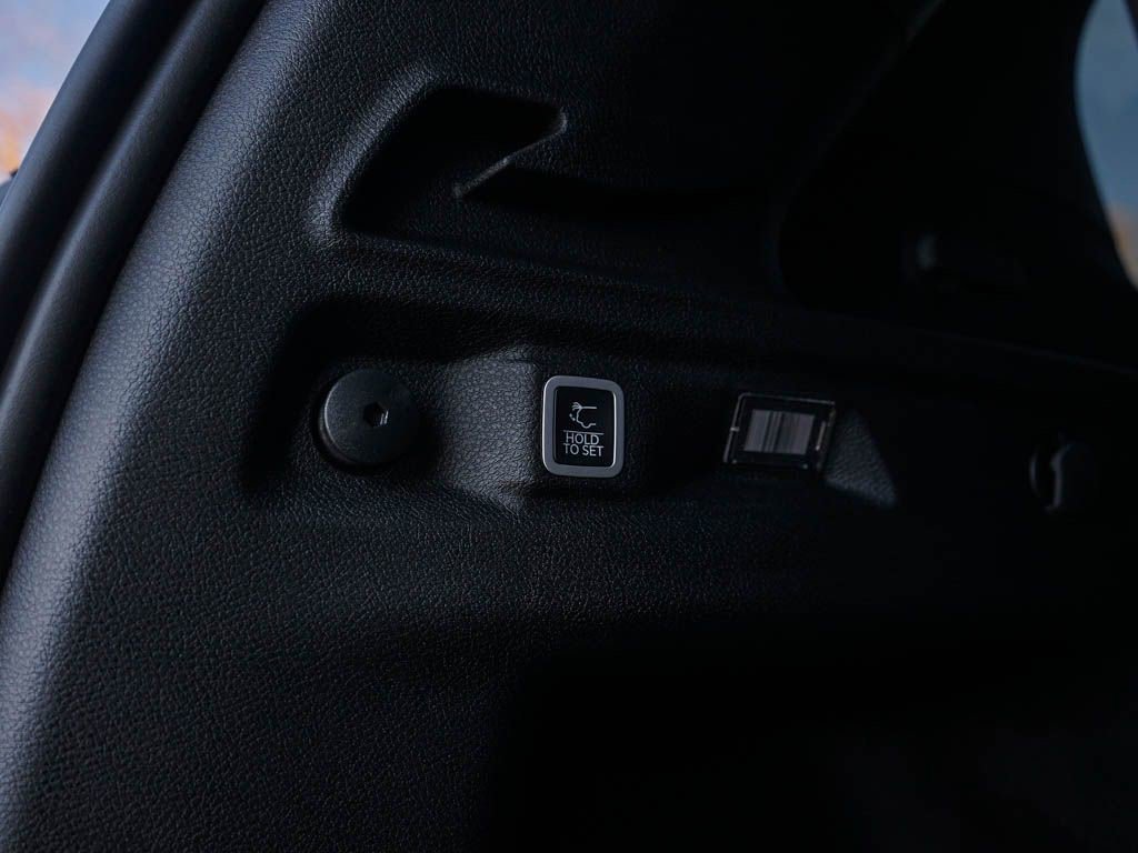 New 2025 Jeep Grand Cherokee L Limited w/ Trailer Tow Package image 8