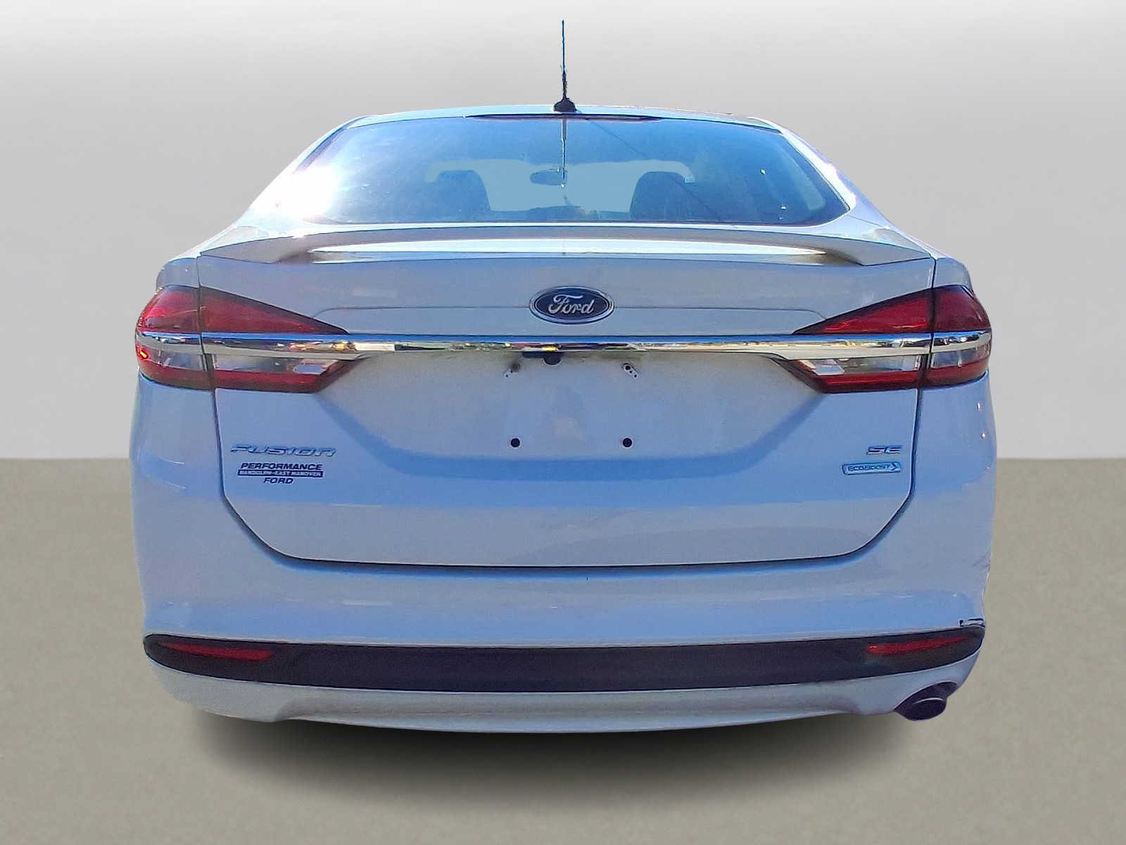 Used 2018 Ford Fusion SE w/ Equipment Group 201A FWD image 29