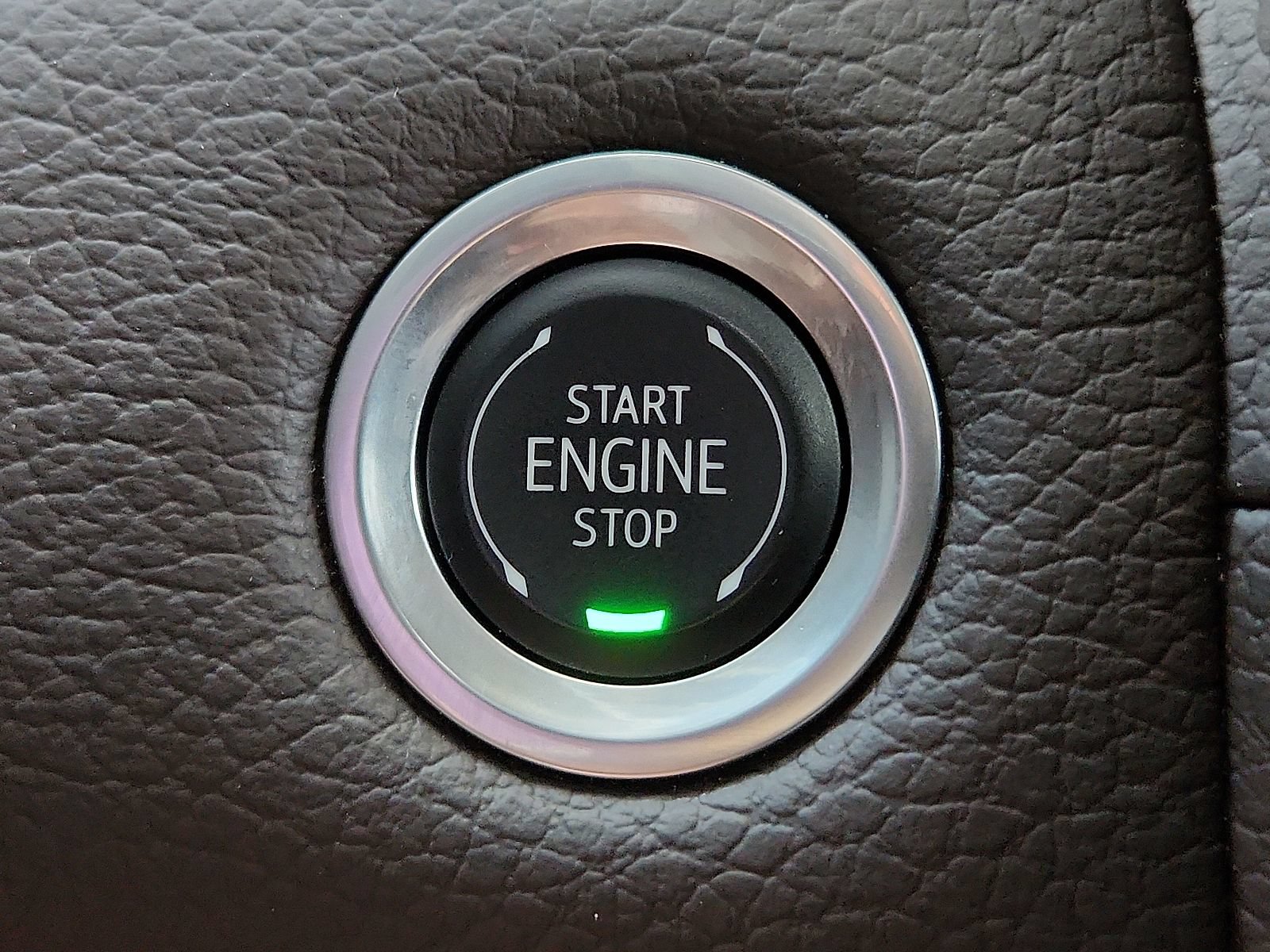 Used 2024 GMC Yukon Denali w/ Advanced Technology Package AWD/4WD image 22