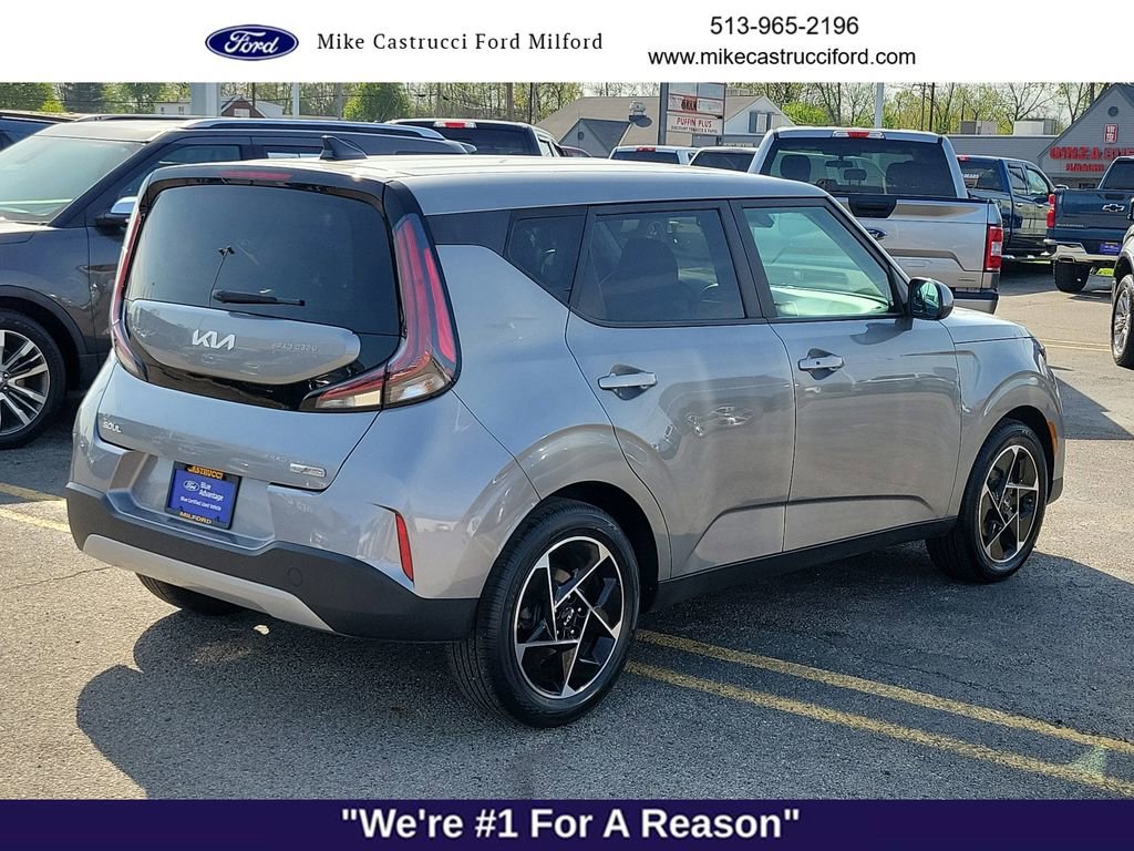 Used 2023 Kia Soul EX FWD image 5