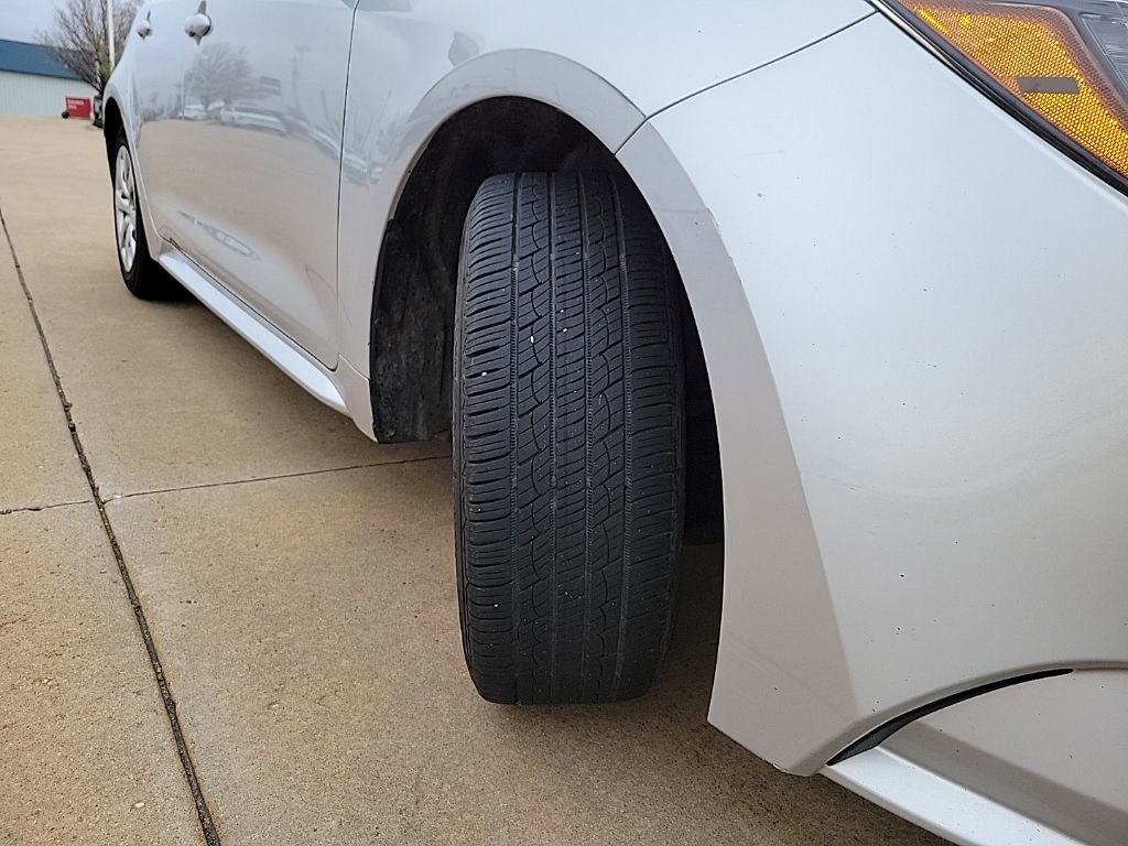 Used 2021 Toyota Corolla LE image 16