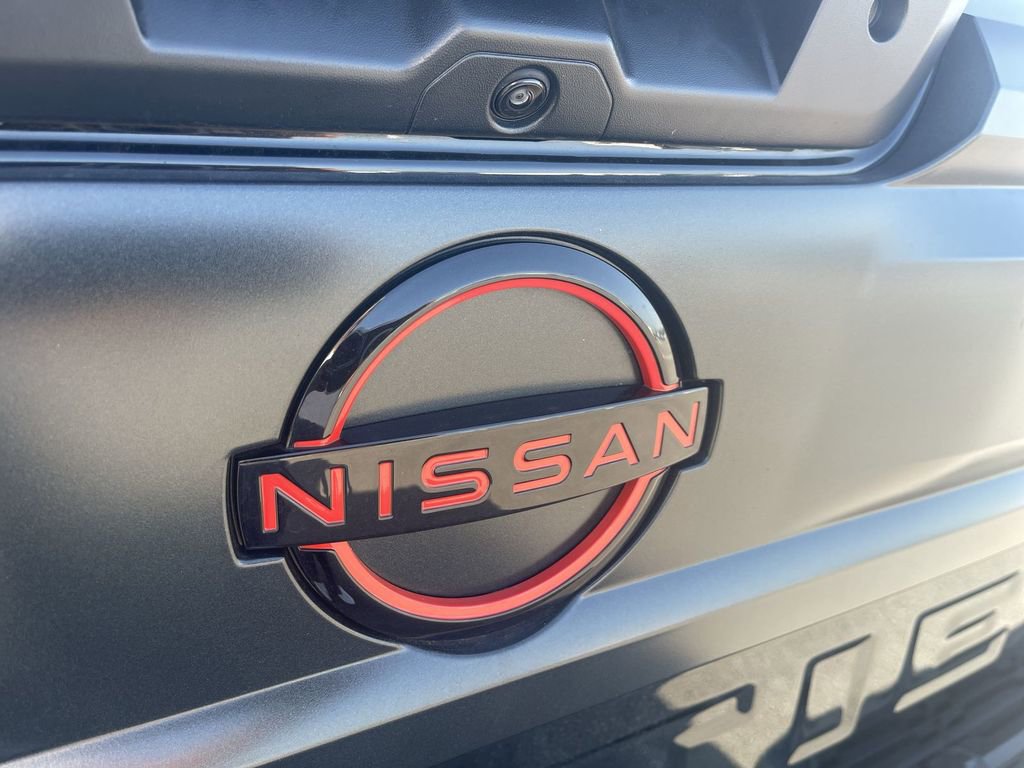 Used 2025 Nissan Frontier PRO-4X image 14