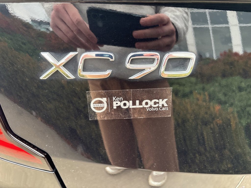 Certified 2025 Volvo XC90 B6 Plus image 8
