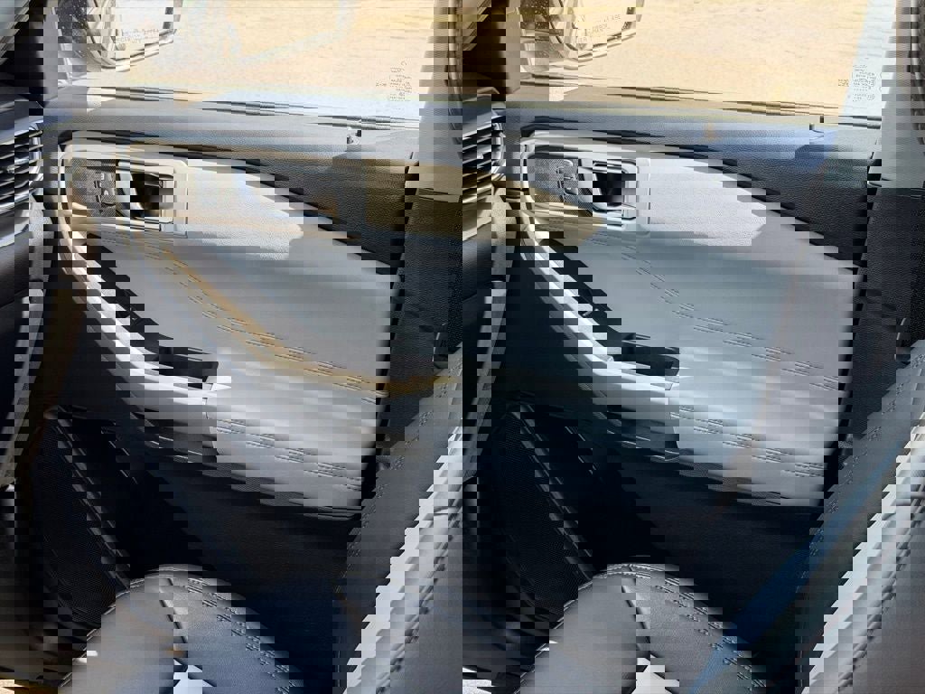 Certified 2022 Ford Explorer XLT w/ Equipment Group 202A image 28