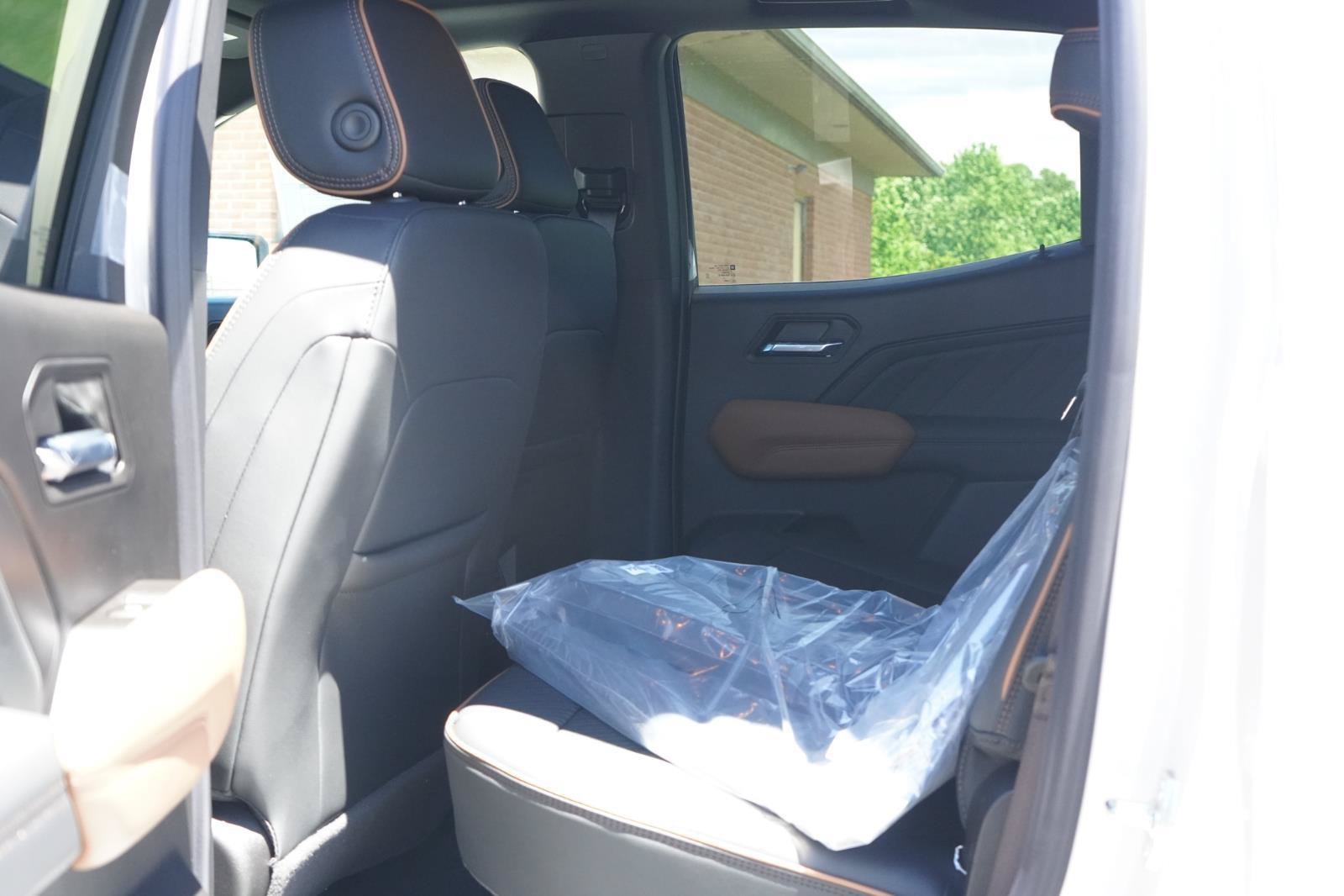 New 2026 GMC Canyon AT4 w/ Technology Plus Package AWD/4WD image 27