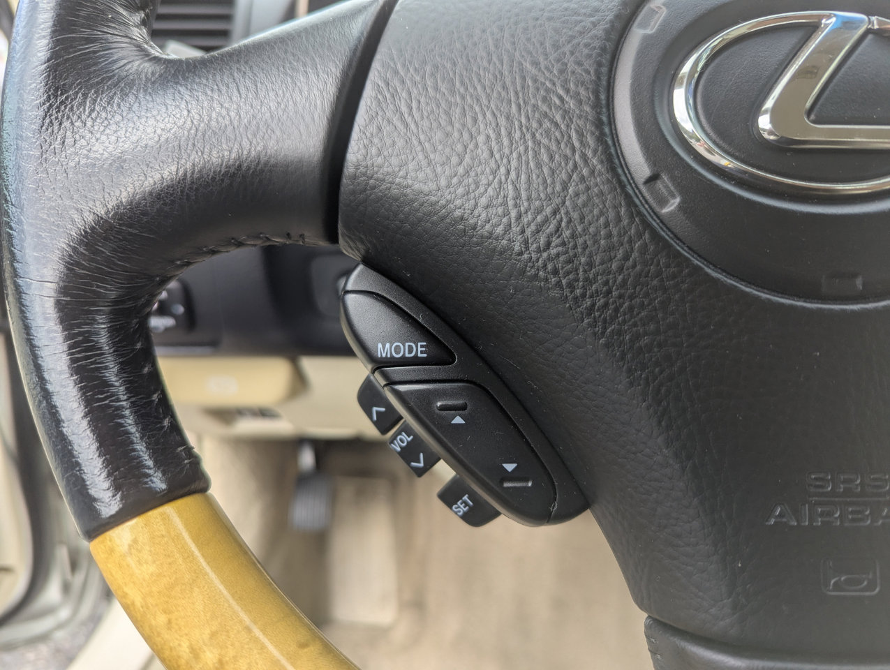 Used 2005 Lexus SC 430 Convertible image 16