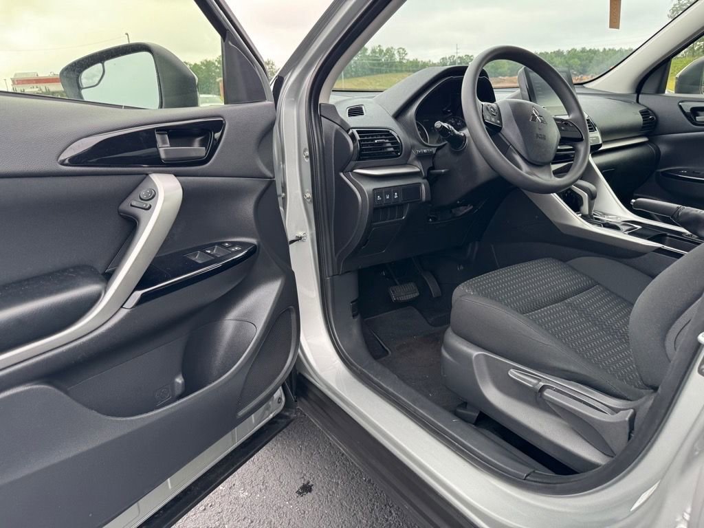 Used 2024 Mitsubishi Eclipse Cross LE image 13