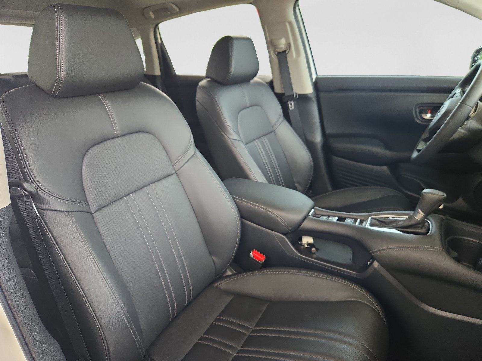 Used 2025 Honda HR-V EX-L image 16