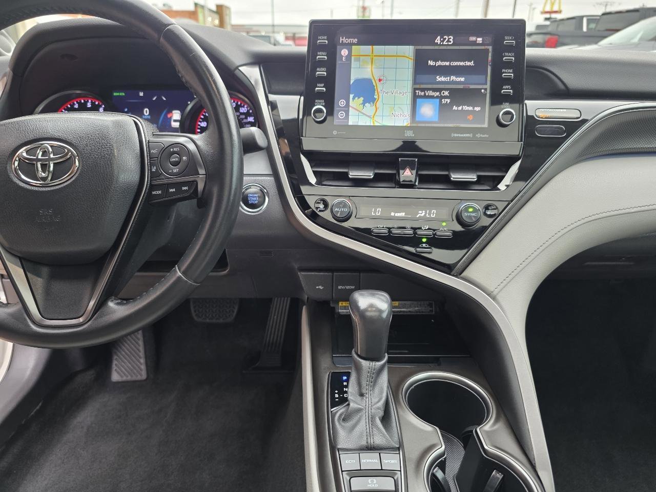 Used 2021 Toyota Camry XSE w/ Navigation Package image 16