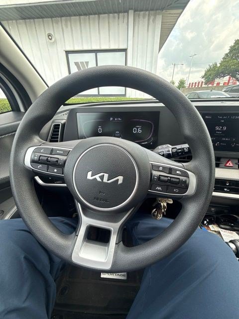 Used 2024 Kia Sportage LX AWD/4WD image 7