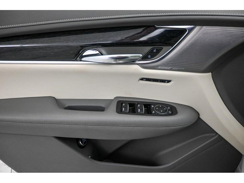 Used 2020 Cadillac XT6 Premium Luxury AWD/4WD image 34