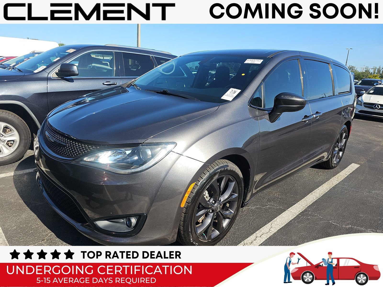 Used 2020 Chrysler Pacifica Touring w/ S Appearance Package FWD image 1