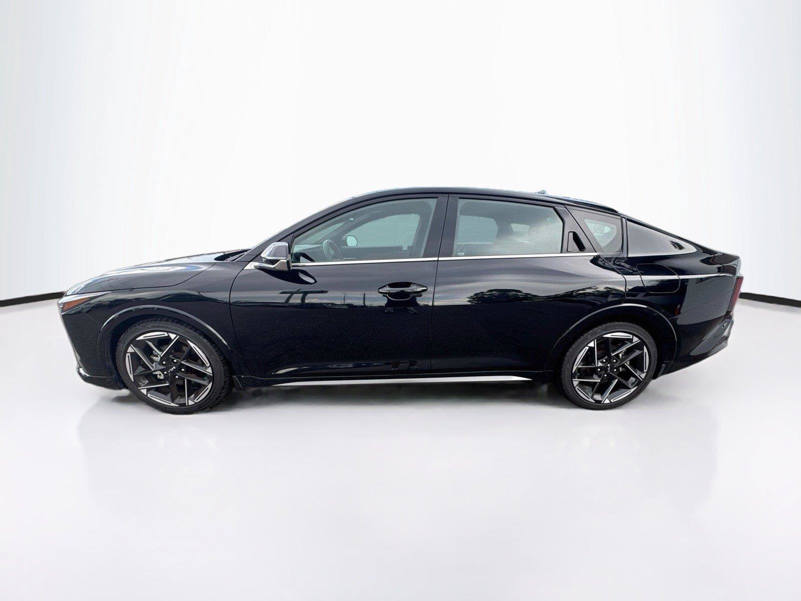 Used 2025 Kia K4 GT-Line w/ GT-Line Premium Package FWD image 2