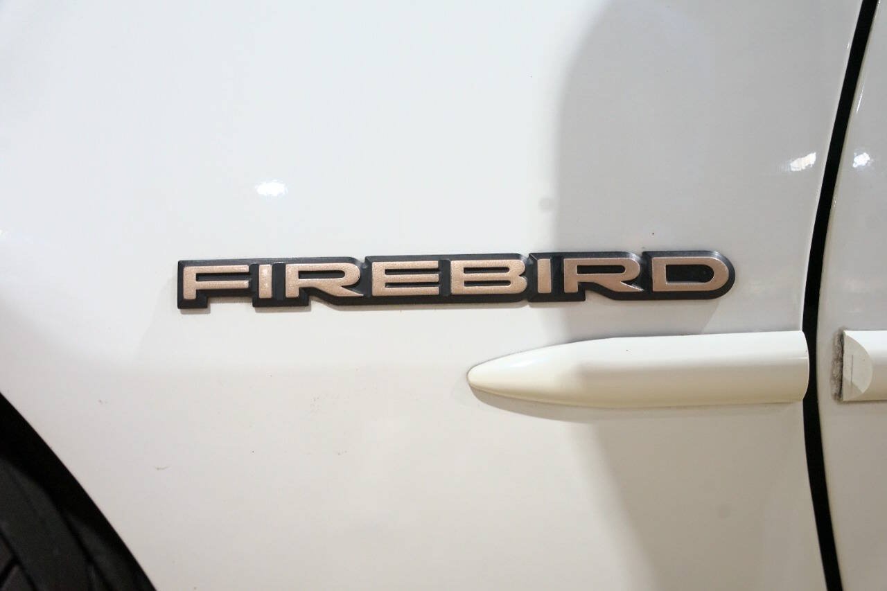 Used 1992 Pontiac Firebird Formula RWD image 24