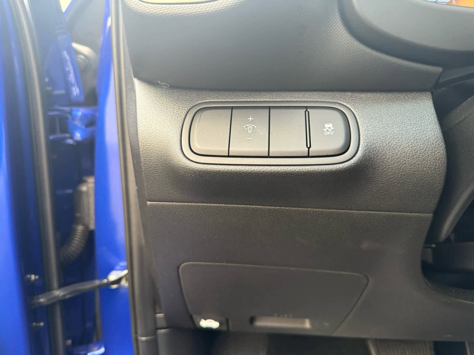 Used 2025 Hyundai Venue SEL FWD image 13
