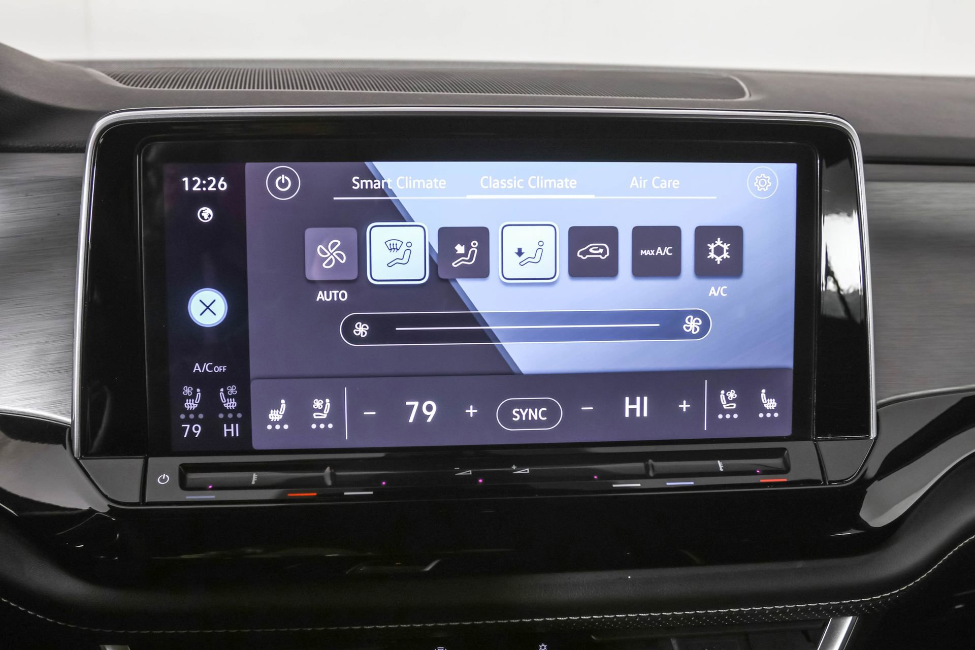 Used 2024 Volkswagen Atlas Cross Sport SE image 29