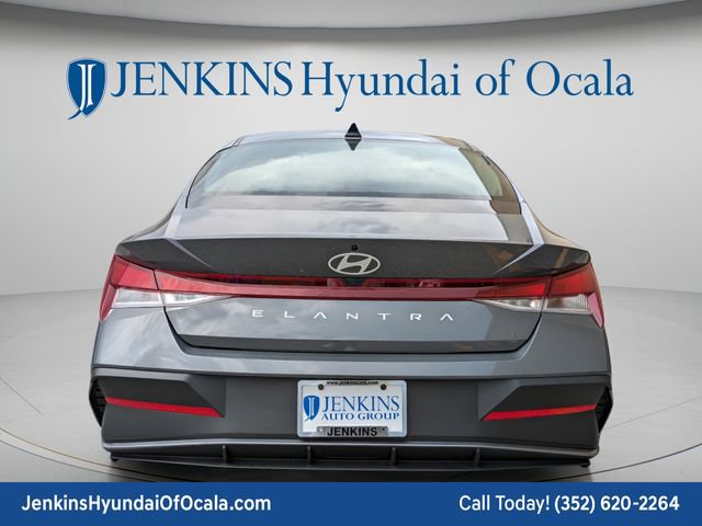 New 2026 Hyundai Elantra SE FWD image 4